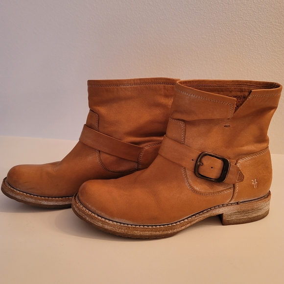 Frye Shoes - Frye Veronica Bootie 7.5